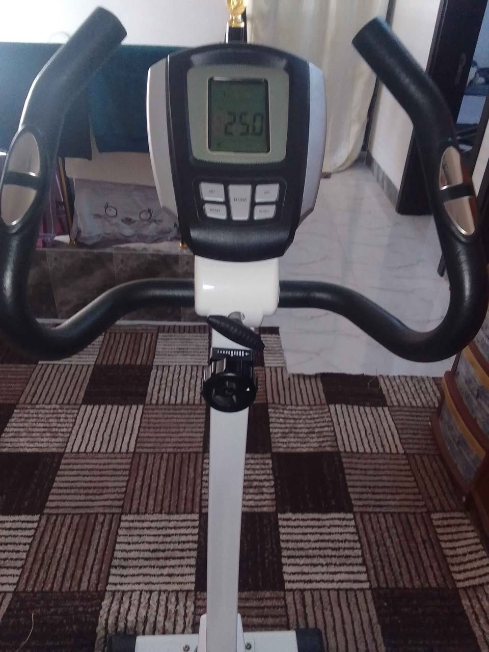 جهاز بايسكل دجتل نظيف كلش للبيع

*********** كركوك, العراق
