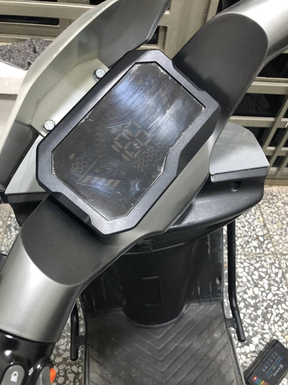 السلام عليكم للبيع ماتركس جيتي موديل ٢٠٢٥ ملف ٢٠٠٠ /٦بطاريات فول مواصفات لايت زنون عدسه عالي ناصي بصمة بلوتوث نضام R للرجوع للخلف بريك دسك خلفي وامامي شاشه اعطال اربع سرع الدراجه خير من الله جديده ونضيفه صار اربع اشهر من اشتريتها وما متعبها معتني بيها تجي وشوفها احلا من الصور مكاني بغداد شهداء العبيدي *********** السعر ٧٥٠ وبيها مجال للطيبين
