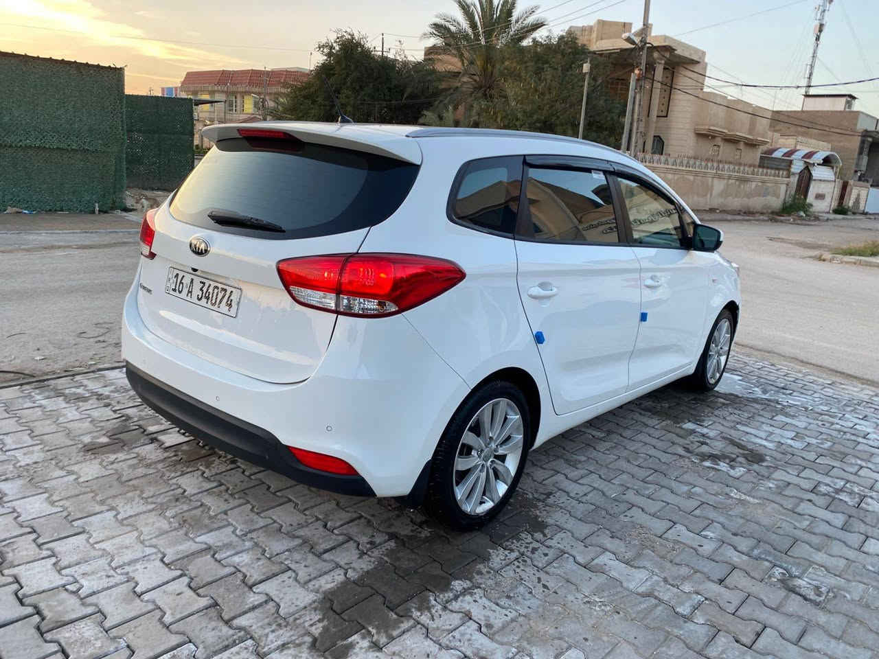 لببيع كيا كارنزا 2014 خليجي سياره كفاله عامه من كلشي سياره جديده وجاهزه مكينه كير حداديه تخم تاير تبريد كله شرط رقم قادسيه الجديد سياره ماشيه 140 سياره 7راكب مكينه 2000حساس كامره شاشه ويل كروم تبريد قطعتين مكاني السماوة مركز ***********
