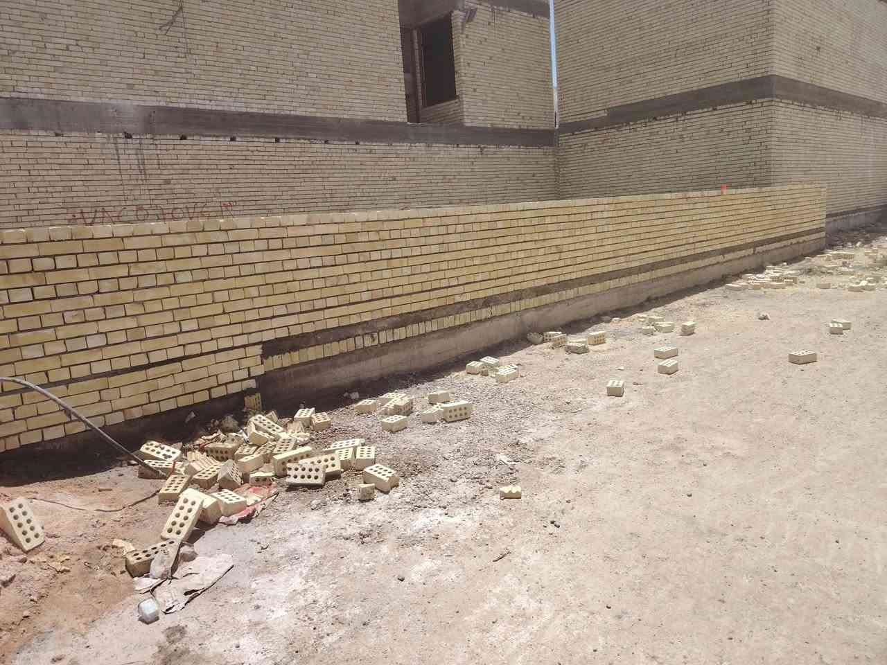 السلام عليكم خلفه بناء درجه اولئ متفرغ حاليآ اشتغل قطعي وعل دبل الارضي350 بأنسب الاسعار التزام بل موعد شغل درجه اولئ اشراف مهندس رقم الهاتف ***********
