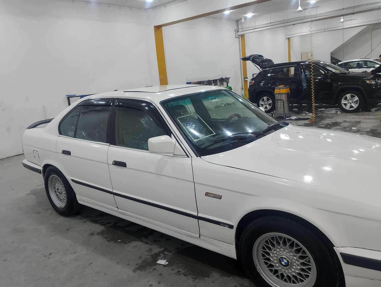 BMW
مۆدیل ١٩٩١. سەنەوی صلاح لدین  ٥٢٠ کبس گیر تەرح دوو جاملخی دوای بۆیاخە  زەربە و دعامی نیە   سەرفوو بخاری نیە  سعری ٣٥ معامەلە 
کەلار
*********** Singapore
