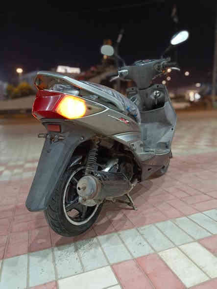 سلام عليكم دراجه سكنس فحل دراجه رمبه بعده بملحه دراجه كله كامله شلعه معدل فول مكينه خرسه  مكينه مكفوله برغي ممفتوح بيه دراج جاهزه مصارله هوايه من نازل من رمبه كهربائيات كله شغاله السعر 750 المكان بغداد الكرخ قرب مقام الخضر لستفسار ***********
