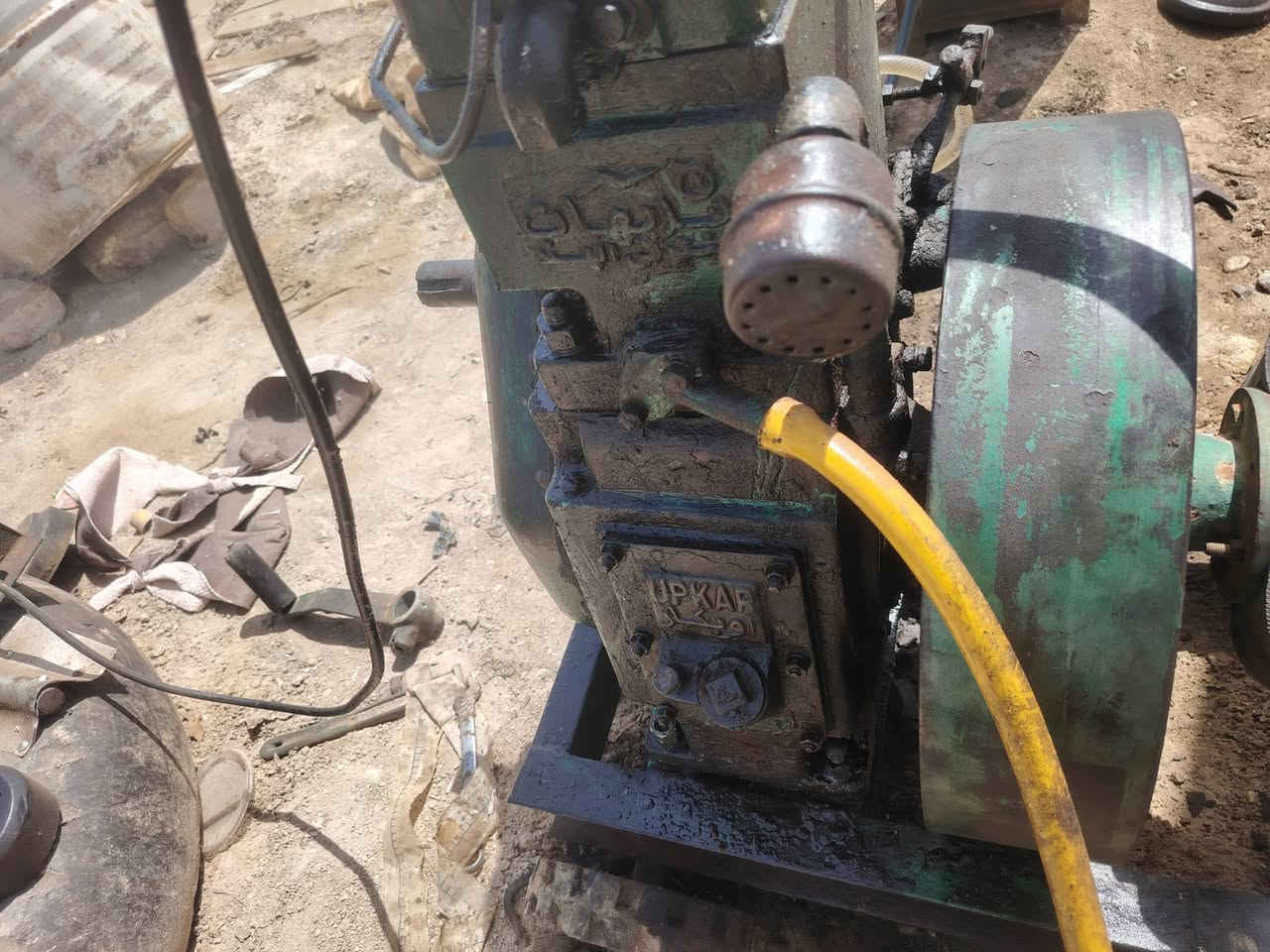 محرك هندي كايم
و مولد راس توليد ٧ونص والمحرك ١٠ تبريد ماي مفتر بيه ابراص  ***********
