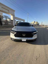 للبيع هوندا اكورد هايبرد فئة سبورت موديل 2024 اللون سلفر  المواصفات  م...