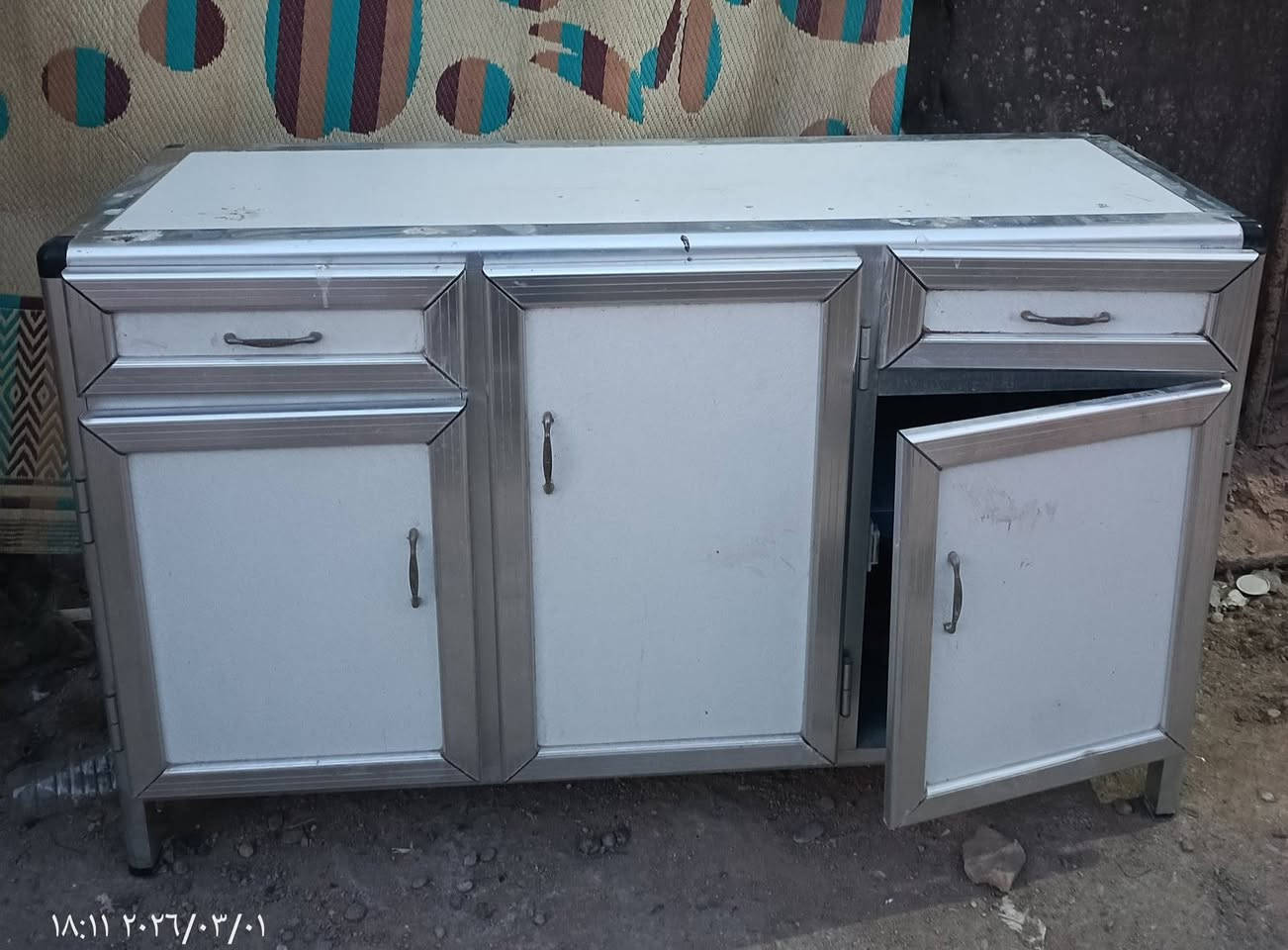 كونتر ارضي للبيع نضيف السعر 60 العنوان الحله الثوره قرب جامع الحيدري ***********
