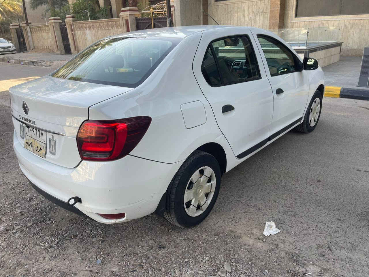 رينو سومبل موديل 2020 كير محرك جدد 
حداديه خير من الله تخم تاير بيه جاملغ امامي فقط السعر 77 وبيه مجال للستفسار ***********
