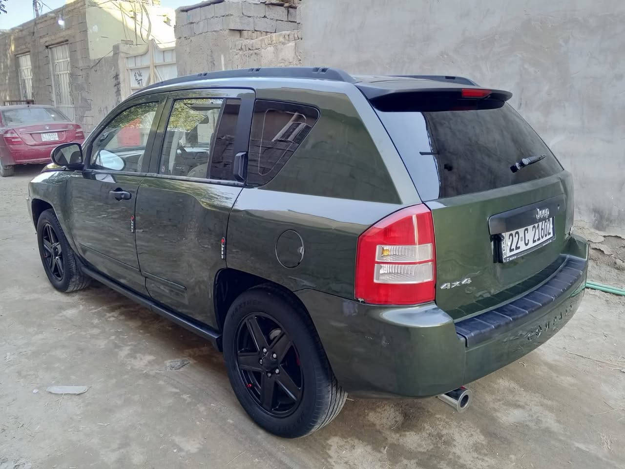 السلام عليكم. جيب كمباس 2007 رقم أربيل انكليزي تريد وكاله تريد تحويل سياره بدون حادث وبدون دكه جاكوج مكفوله من الظربه والبارد مصبوغه حزام جماليه.فور ويل 4x4 مكينة وكير حاويه بلاد مكينه 2400 VVT  دوش بانزين عادي. تبريد ثلج. تدفئة تخم تاير. حداديه خلفي وامامي شرط كله جديد كهربائيات كله شغاله شاشه كامره كزوز رياظي داخل لونين مطخمات صوت بلادي شركه دمام عدد 3 بلجنطه كشنات خلفيه قلاب السعر  (78$) مكاني ديوانيه للإستفسار اكثر اتصل على الرقم ***********
