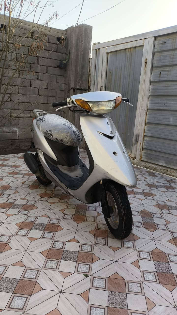 سلام عليكم عصفوري حاويه شرط. كفر بلادي  مامفتوحه سلف هندر اشاير
كيج كيلو متر /كيج بانزين.
قفل سكان قفل صندوق دراجه علئ وضع البلاد جاهزه مانقصه برغي مكينه ناعمه.نهضه ونعومه فول دراجه مال جناي جاهزه للاخير.
المكان البصره قضاء المدينه 
الاستفسار***********
