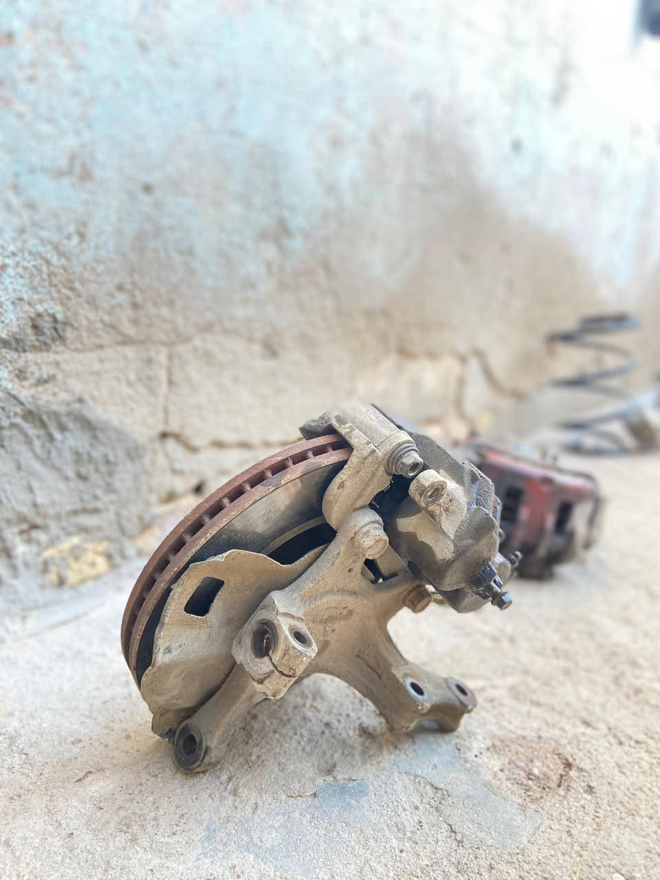 فلنجة تايرات امامي   سيارة ستاركس 2008
كاملة مع الفج وباب اكسن كامل  جدد مال بالة  للبيع 
القطعة الوحدة 110 الف 
الرقم: ***********
