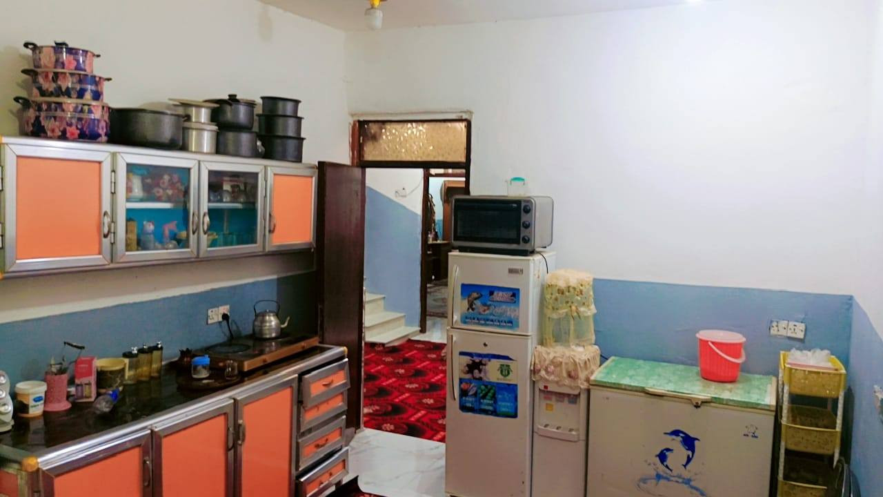 يالله يوجد بيت للبيع بحواس شارع حسينيه البتول  يبعد عن شارع 500متر مساحه البيت  150متر غرفتين نوم وصاله ومطبخ وستقبال ستاره وبيتونه سقف  كونكريت  بيت كامل بناء جديد
الاستفسار الاتصال
***********
***********
