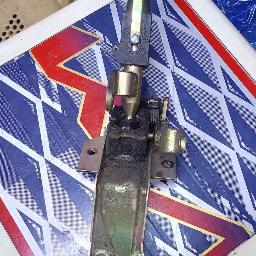 يوجد جميع أنواع ألادوات ألاحتياطيه كنتر هونداي HD65 جديد +مستعمل للاستفار الاتصال على الارقام ألتاليه/*********** ألعنوان بغداد الشيخ عمر محل داود ألسمكري  حمودي ألكوري
