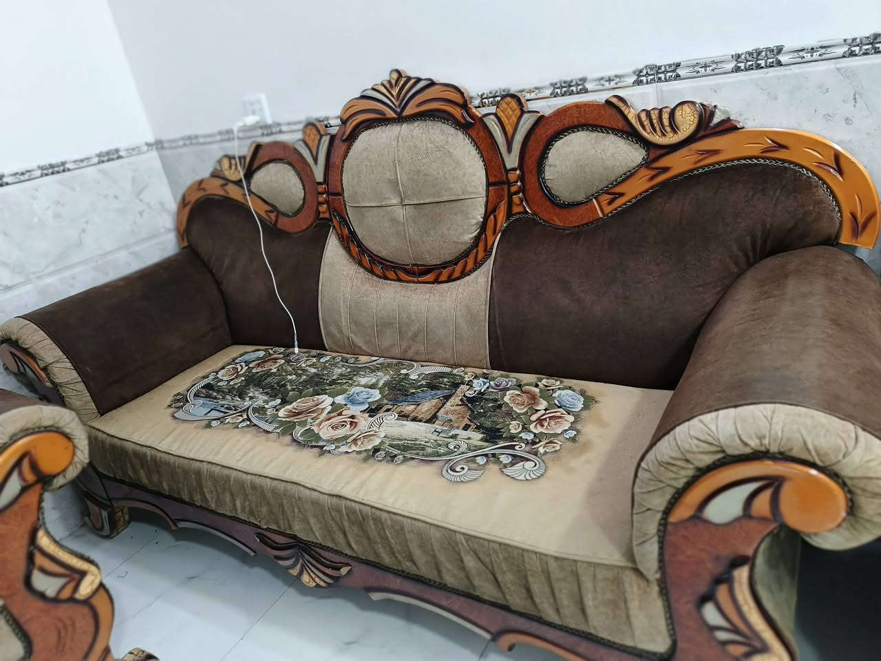 سلام عليكم تخم للبيع  السعر 350 وبي مجال تواصل على هاذه رقم ***********
