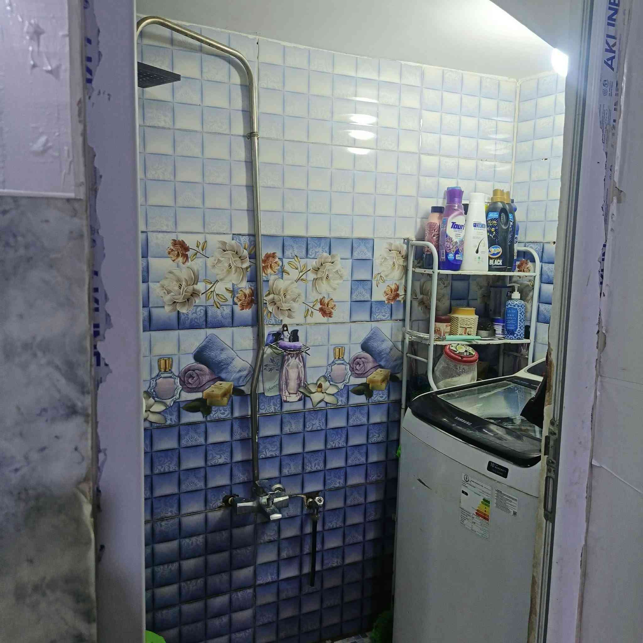 بيت للبيع زراعي سويب 
 50متر صالة و مطبخ وخدمات
 الطابق الثاني غرفتين وبالكون والثالث بيتونه وسطح
للاتصال صاحب البيت 
ابو سارة
 واتساب
***********
