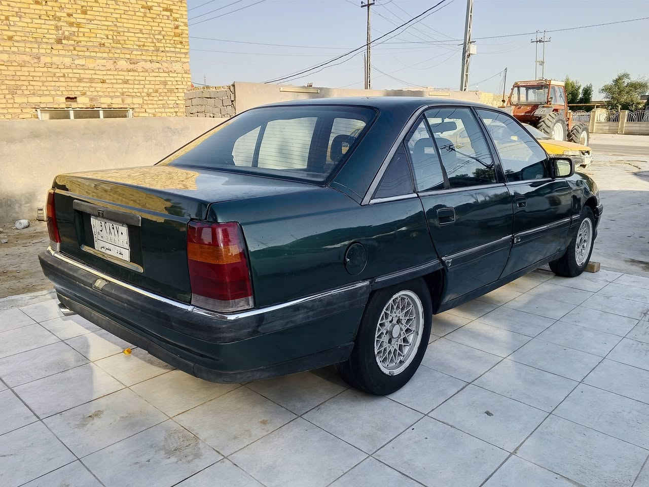 سلام عليكم لبيع أوبل اوميك مديل 92مصبوغ جمالي سيار جاهز من كلشي محرك وكير وحدادي تخم تخم تاير جديد كهربائية كله شغال عنوان دوانيه مهناوي ستغسار ***********
