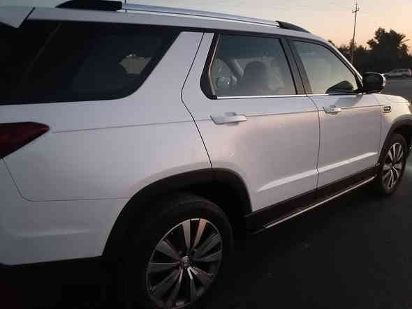 السلام عليكم للبيع شانجان cs95 موديل ٢٠١٩ 
فول فول مواصفات 7 راكب بانوراما 

وارد خليجي مكفوله عدا شويه بارد بيه 

🟩 السعر 130 وبيه ومجال للطيبين 

الموصفات :- 

اللون :- ابيض

مواصفات 

ايرباك 8 قطع 

شاشة اندرويد Auto كبيرة لمس 

بلوتوث 

كراسي كهرباء جلد لون مشمشي 

مثبت سرعة 

مرايا كهربائي 

تبريد 3 قطع 

 بصمه تشغيل بصمه أبواب تشغيل عن بعد 

نظام انذار 

نظام ملاحة 

موصفات خارجية :- 

اضوية LED

اضوية زينون 

حساس ضغط تايرات

حساسات اصطفاف 

فتحة بانوراما

كاميرات عدد 4 

مانع انزلاق

نظام تتبع 

‏ABS

موصفات اخرى 

محرك 2000 تيربو

4 سلندر

سعة الخزان ٦٤ لتر 

3 انضمه سياقة / عادي / ايكو / سبورت /  

كشنات كهربائي 

الصندوق  كهرباء

وبعد بيه هواي مواصفات بيه بعض الملاحضات بسيطه مكاني بغداد ابو دشير رقمي ***********
