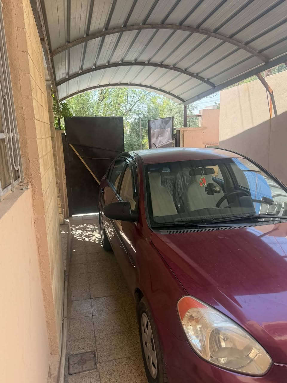 اكسنت
امريكي 
موديل ٢٠٠٩ 
سيارة مكفوله كفاله عامة وضع شركة 
مكينه ١٦ 
تبريد ثلج 
مكينه كير كفاله 
سنوية جديدة هزة جديدة 
شرط تحويل والوكالة
***********
