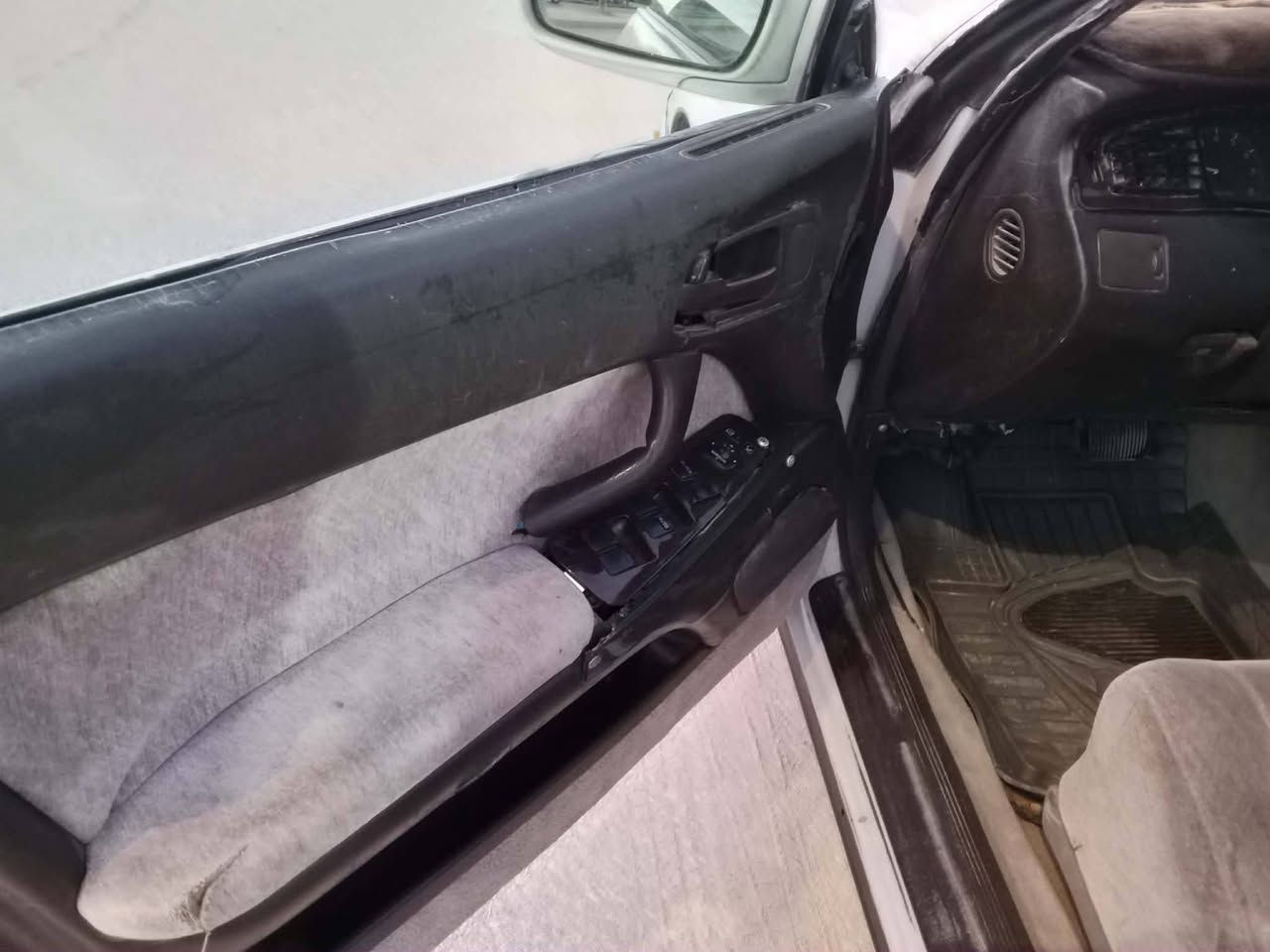 سلام عليكم بطه موديل 91 رقم بابل نكليزي سنويه ال30
مكفوله سياره من الكص ونقل الجثه مصبوعه عام الجماليه
مكينه وكير جدد حداديه تخم تاير كلها جديد تبريد شغال
سياره عارضيه ب49وبيه مجال ***********
