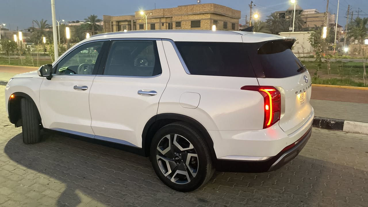 بلاسايد ٢٠٢٣ مواصفات لمتد مرقم بغداد بأسمي حادث جانبي بدون دواخل ماشية ٢١ الف دواخل ابيض تصليح درجة أولى مكان السيارة بصرة السعر ٣٣٥للاستفسار الاتصال ***********
