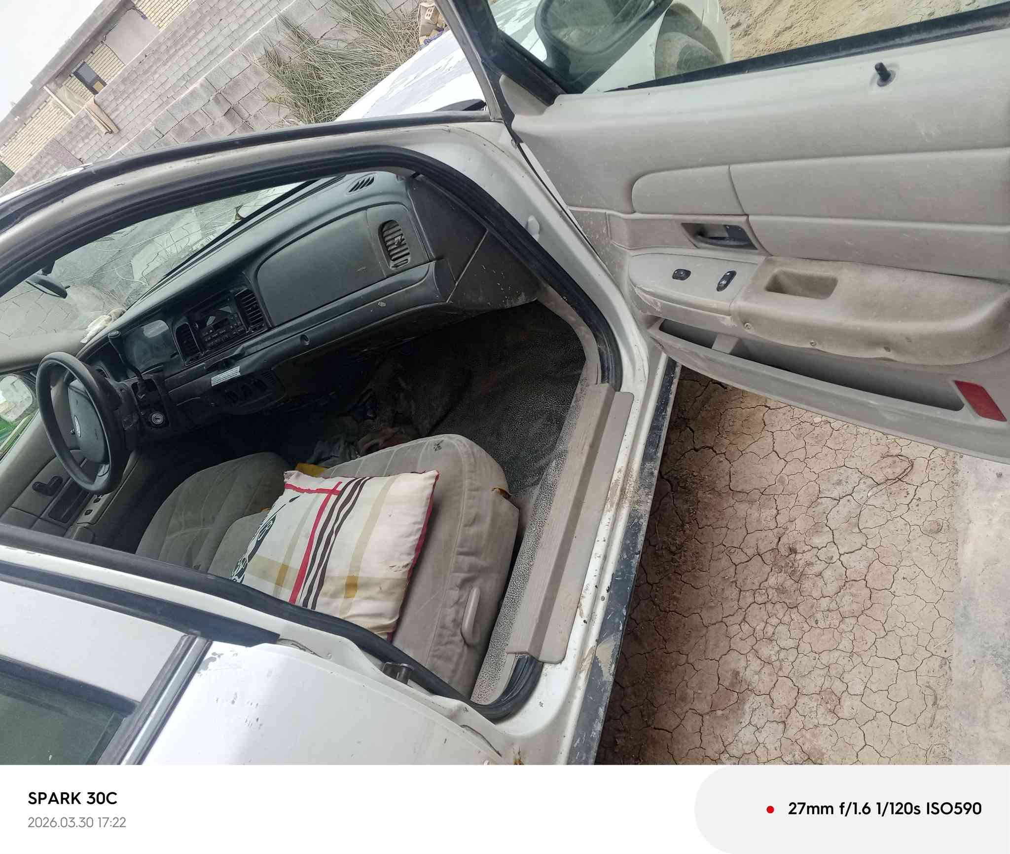 السلام عليكم 
 للبيع او مراوس 
فورد كراون فكتوريا 2007 
مزاد مرقم واسط مكينة وكير واكسل كفالة سيارة گشرها نضيف
 ما بيها ضربة فقط الصبغ جارد 
تخم تاير مكاني الكوت 
***********
