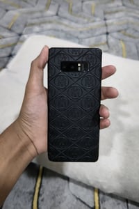 من رخصت صاحب الكروب المحترم عندي جهاز نوت 8  المعالج: ثماني النواة Exy...