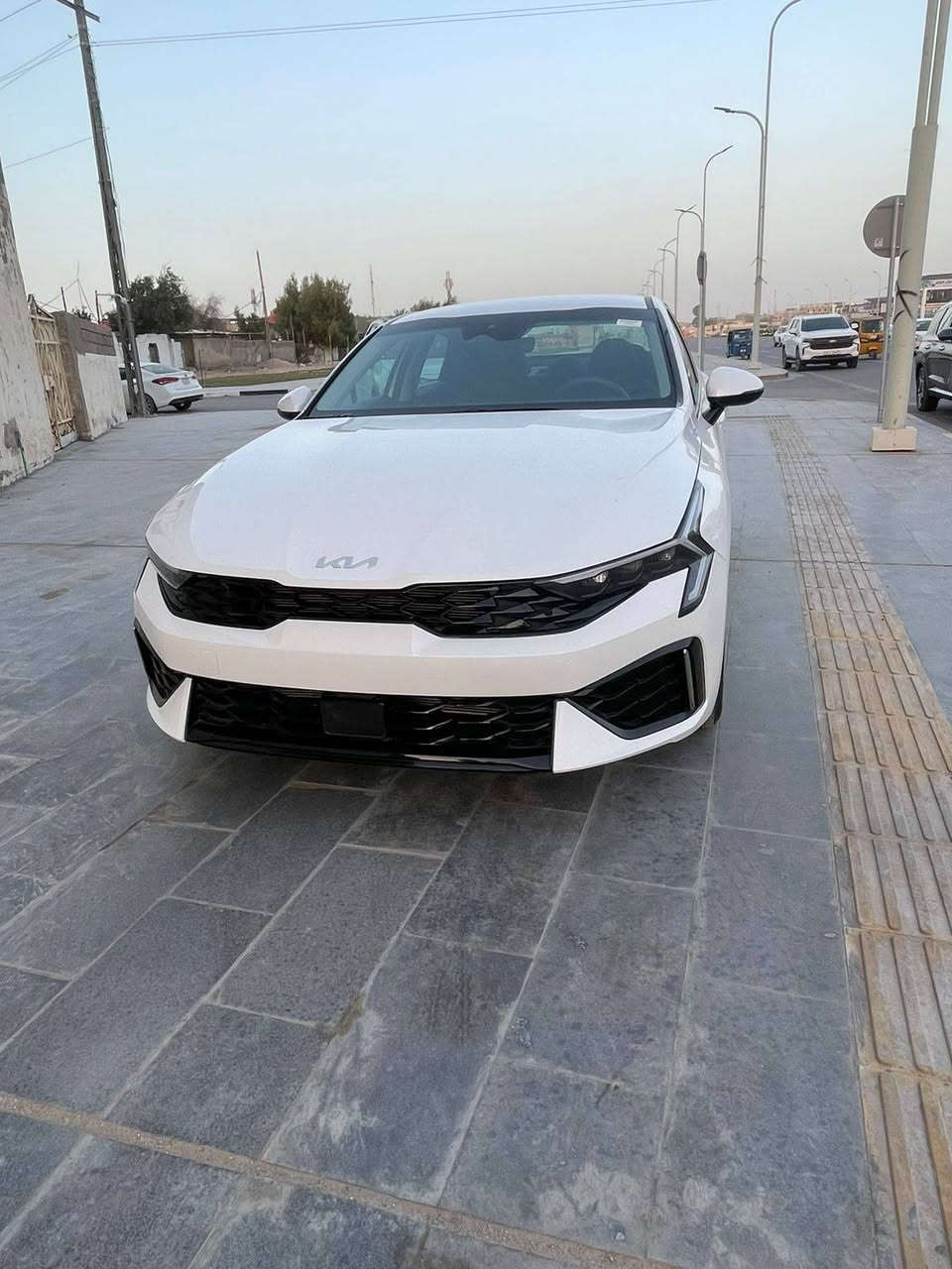 كي فايف موديل 2025/ ماشيه 9 / الف وراد أمركي حادث بنيد مبدل ولمدكر نفسه رجعته رقم بصرة شهداء السعر 190 /رقم الهاتف ***********
