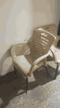 سلام عليكم تخم وميز وكراسي بسعر مناسب جدا العنوان المشتل قرب الأمانة ***********
