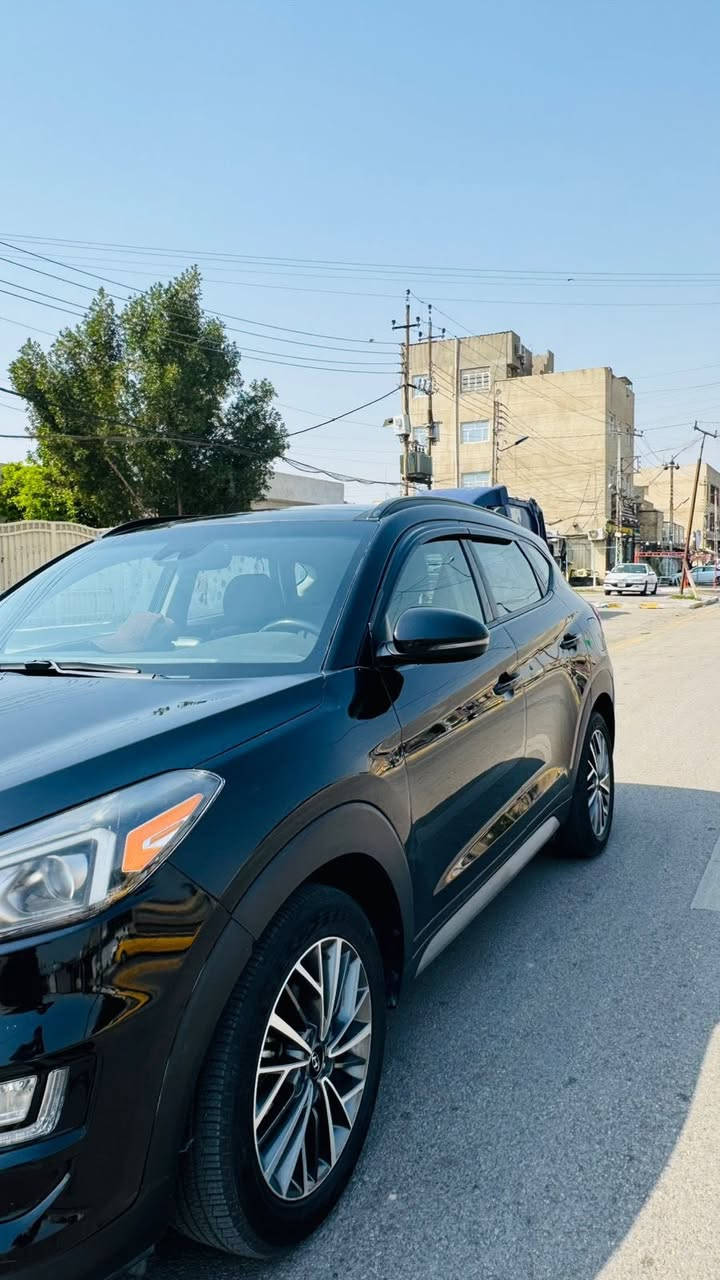 توسان 2020 وارد كندي فول مواصفات بصمه ،بانوراما ،كشنات كهرباء  ،رادرات جانبيه، تبريد قطعتين ،تدفئه بالكشنات والستيرن ، شاشه كاربلاي،سستم صوت اصلي،اشاير بالمري ، منظومة زنون…….
مكينه 2400 GDi مكفول 
گير AT
تدفئه ،تبريد ،كهربائيات وضع الشركه 
ماشيه ٤٧ الف ميل 
حادثهه بنيد فقط 
بأسمي 
السعر 167$ وبيهه مجال بسيط
المكان بغداد _حي العامل 
***********
