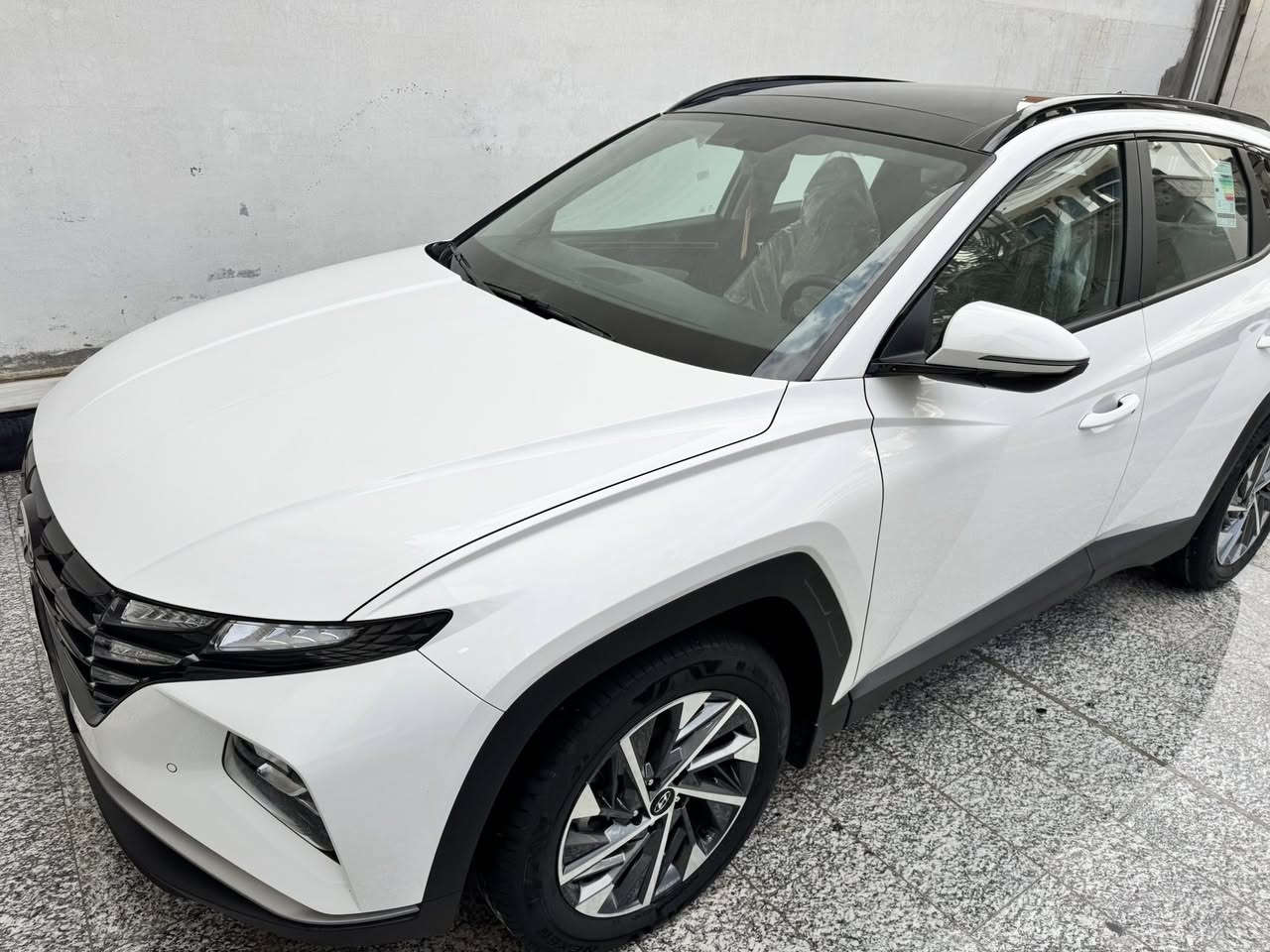 السلام عليكم ورحمة الله للبيع توسان 2024 خليجي ماشيه 29 الف كيلو محرك 2000 دوش كفاله عامه حته من الرصعه اخت الزيرو رقم بغداد بصمات ثنين مواصفات فول بانوراما جنطه كهرباء كشنات كهرباء سايد بريك بصمه شاحن لاسلكي بصمه مري اوتو كاميرا كشنات تدفئه وتبريد تخم تاير مال الشركه مكانها بالرمادي كفاله عامه لابارد ولا قطره صبغ وشرط الفحص وبيها سونار جديد سعره 223 وبيها مجال قليل الشراي يتصل 
***********
