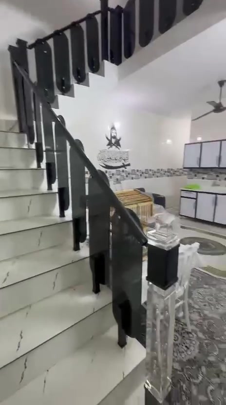 بيت للبيع بحي المهندسين زراعي لي قريبه على الثعالبه ***********
