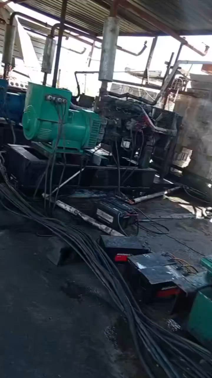 موقع للبيع قرب جسر الصقلاويه سن الذبان العبره ١٣٠٠ قابل للزياده 
بيه حصه ٦٥٠ ك
بيه ٤مكاين 
@عدد ٣ افيكو ١٢٠ لوري استندر بم كهرباء 
@عدد ١دايو دوزان ٨سلندر بم كهرباء
@بيه عدد ٥ تانكي كاز ٥الف سعة الواحد 
@ بيه ٢مشغلين امينين  خوش ولد وهل مصلحه من المنطقه 
ناقل كاز ابن حلال 
رقم تلفون ***********
