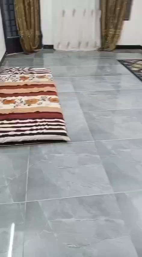 للبيع بيت في الؤردية(بيع مستعجل)
📍 الموقع: شارع ماهر /قرب ماركت الربيعي 
📐 المساحة: 160متر 
📄 عقد 117
🏠 الواجهة: 8 متر 
📏 النزال: 20 متر
✅ فول خدمات
بناء بلوك گلب ..يتكون البيت من وكراج واستقبال وهول وغرفة  نوم وصاله ومطبخ وصحيات خارجيه وداخليه...الارضيه بورسلين 
السعر 55وبي مجال للشراي
للاستفسار والتواصل:
📞 ‏‪***********‬‏
