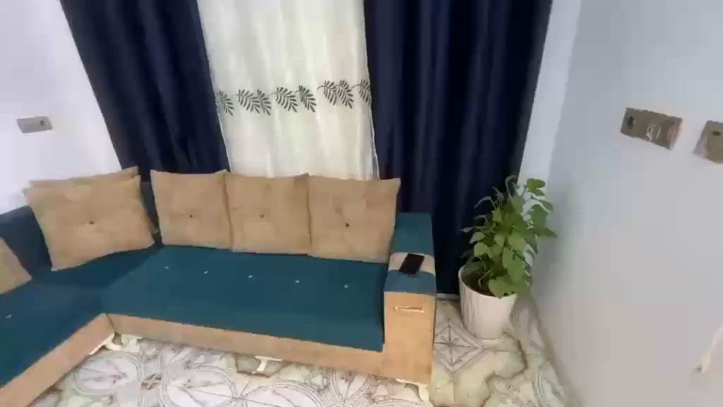 ديوان للبيع مابي عيب 7متر ويا كوشات سعره 225وبي مجال هم تفضلوا على واتساب ***********
