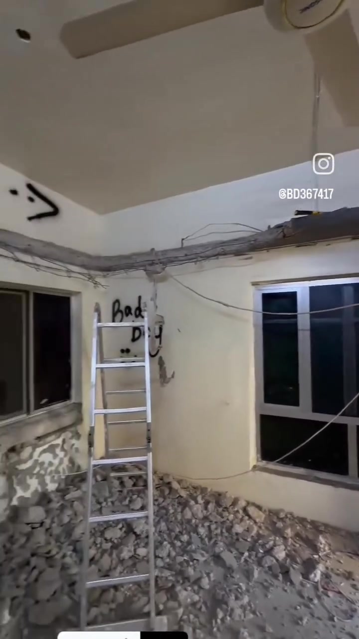 سلام عليكم صباغ البيوت طلس معه تصليحات وترميم معه كادر متفرغ حاليا عمل انسب الاسعار الكرخ ورصافه شغل نظيف وع الانتاج شغلنه وصبغ  جوتن المرجان انواع الاصباغ  صبغ حديد  والسقوف الثانويه سحبات  وعمل بديل الرخام  والشيبورد  مكاني بغداد اتصل واتساب*********** مفتوح الخاص ورزق ع الله
