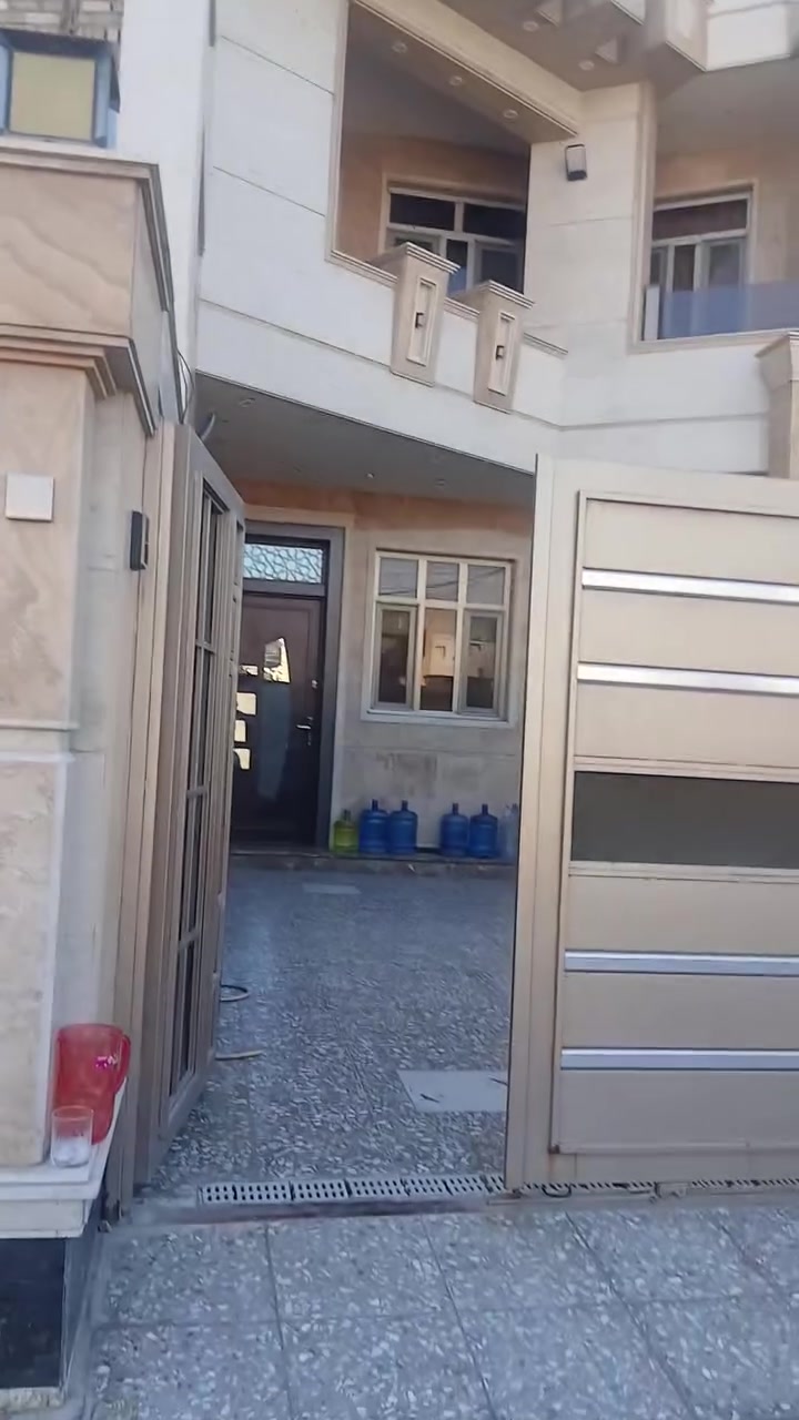 دار للبيع طابو صرف
المساحة ٢٢٠م
الواجهه ٨،٥م
النزال ٢٥م
يحتوي على مدخلين + صالة واستقبال + غرف نوم عدد/٤ + مطبخ حار وبارد + منور عدد/٢ + صحيات عدد/٤ + حديقه
العنوان
الدورة - الوادي
للاستفسار الاتصال على الرقم  ***********
