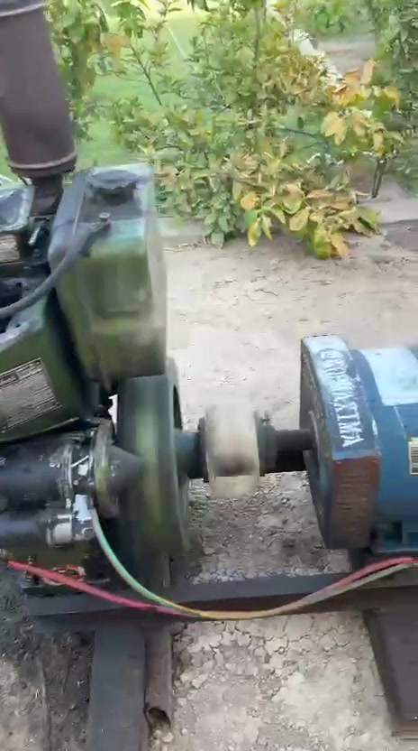 سلام عليكم مولد هندي المحرك 12حصان وراس التوليد 10كيفي مولده كلش نضيفه ابلادي سلف وهندر أبو غريب التواصل عل الرقم ***********
