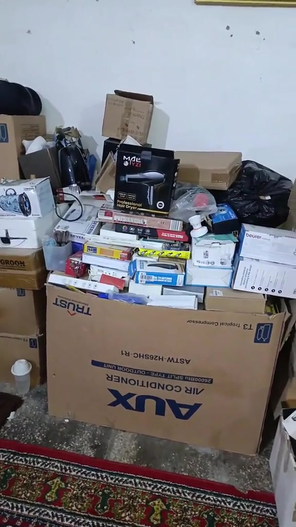 السلام عليكم متابعين الطيبين عندي الأجهزة الألكترونية للبيع كليو على 6 
ايريد شي اتفضل على خاص بي خير ويدلل علينا رقم تواصل ***********
على واتساب #امزون
