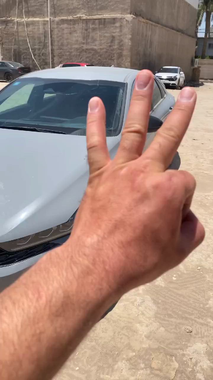 🚗☀️ خفف حرارة سيارتك بسهولة!
حافظ على سيارتك🎖️
السعر تخفيض 5$
حاجب شمس أمامي عاكس يساعد على حجب أشعة الشمس عن الزجاج الأمامي 🌞

سهل التثبيت بقواعد شفط وقابل للطي للتخزين السريع ✨👜

رفيق عملي لكل يوم بالصيف! 🚘💨