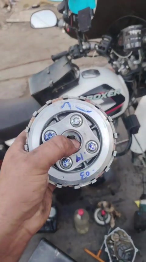 تبديل كلجات بوكسر اجتنه من طريق نشر من يوسفيه رجعت وكاله كل هذا شغل يم خدمات الاخوين بأداره حيدر لتصليح دراجات وادوات احتياطيه دراجات بجاج عنوان بغداد دوره البوعيثه لتواصل *********** #درجات_نارية #دراجه_ناريه #دراجات_نارية #صيانه_دراجات_ناريه #ادوات_دراجات 

