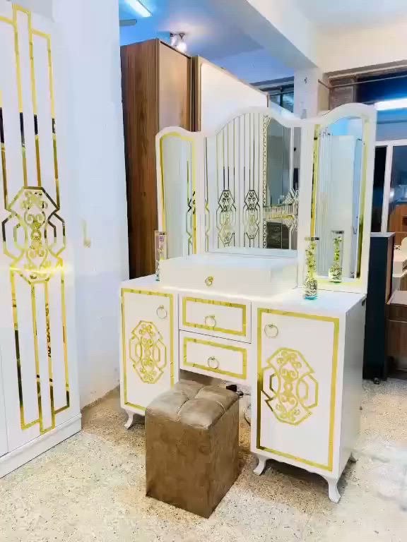 🔟قطع 

 وياها كنتور اضافي بابين 🚪
شازلون مخزن سرير مخزن 
 اناره شغاله 💡
سعرها //مليون 
التوصيل والشد داخل بغداد مجاناً ✅✅


**إذا كنت صاحب هذا الإعلان وتريد حذفه لأي سبب، رجاءا أرسل رسالة إلى الدعم الفني**