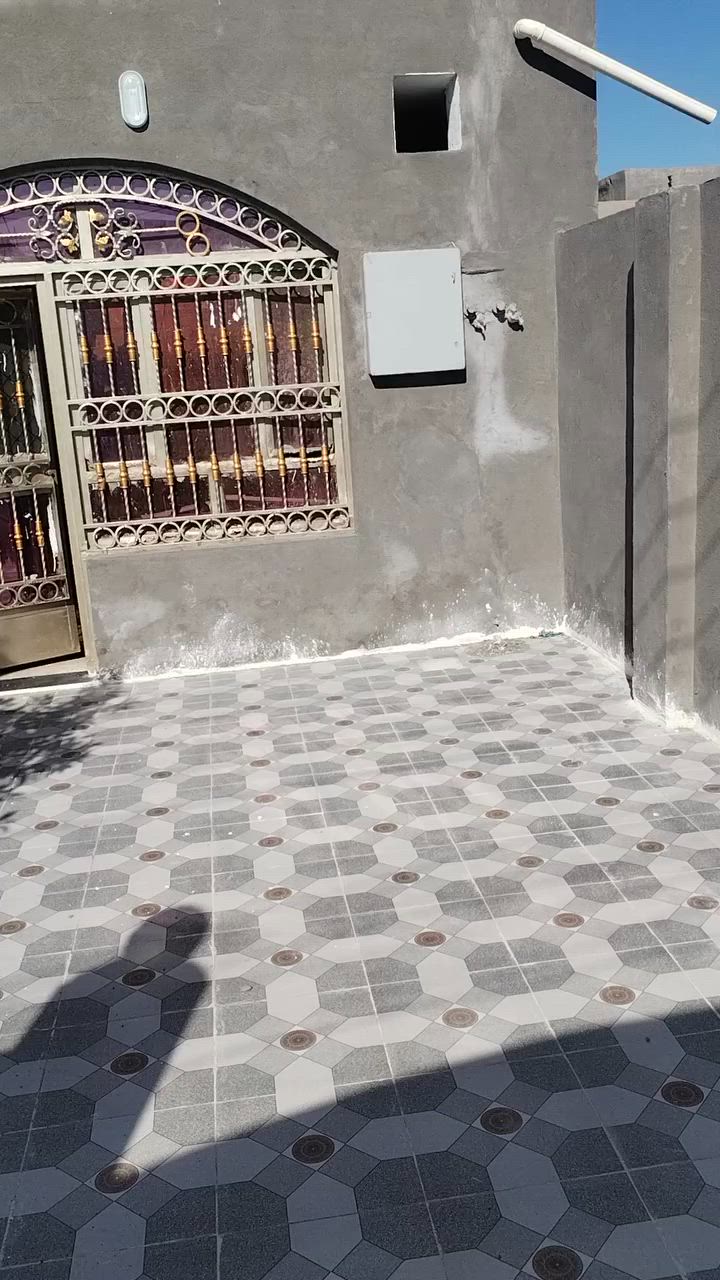 سلام عليكم بيت طابو صرف لبيع مساحته 200 واجه 10 ونزال 20 بي غرفتين ومطبخ وصاله وستقبال وصحيات خارجيه ممر داير مداير البيت بيت نضيف كلش وفارغ حالين بيان طابوك سقف عكاده سعر 80 وبي مجال
باشيه قرب ساحة شيخ حسنين
***********
اسيا بي واتساب ***********
