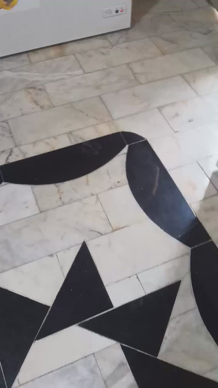 مجمدات للبيع نضيفات استخدام قليل ٦مجمدات الاتصال على الرقم ***********
