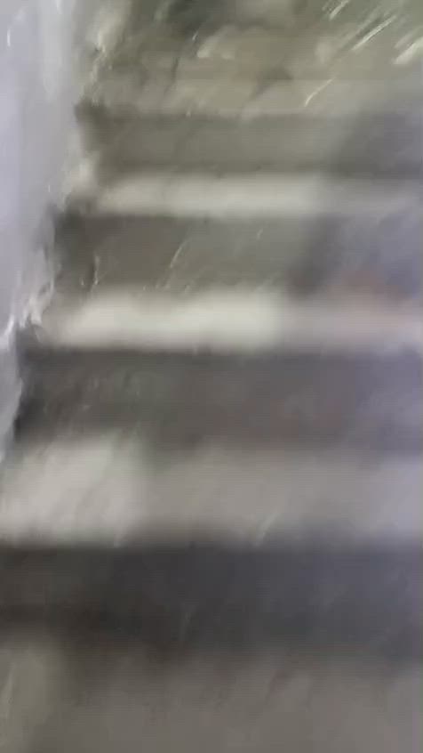 بيت بل زبير اندلس مساحه ٢٥٠ متر بناء كونكريت ٣غرف مطبخ حمام داخلي ومحل وكراج ٩في ٩ طابق٢مخزن دوانيه خارجيه ***********
