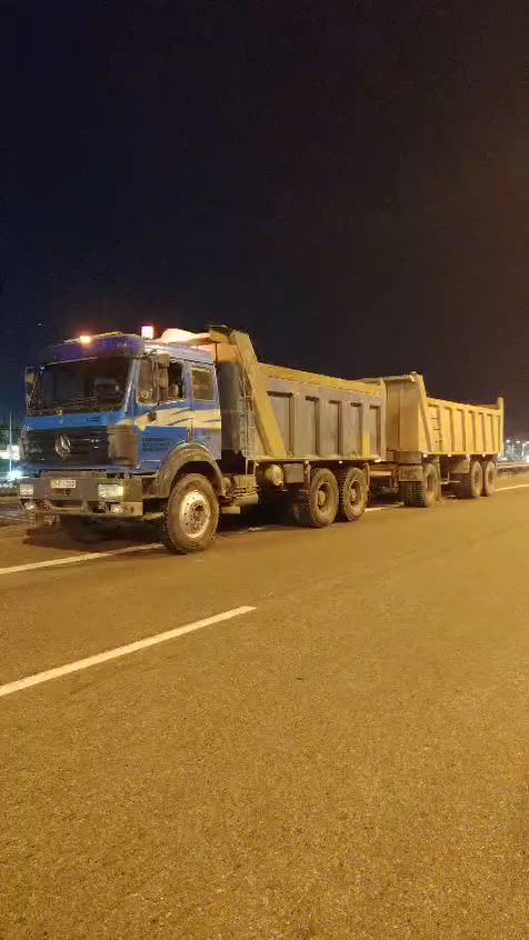 البي موديل95محرك44 جيف كير180 فافون تخم تاير  قاطره اومقطوره راس وعربانه27طن السعر425 بيها مجال ***********
