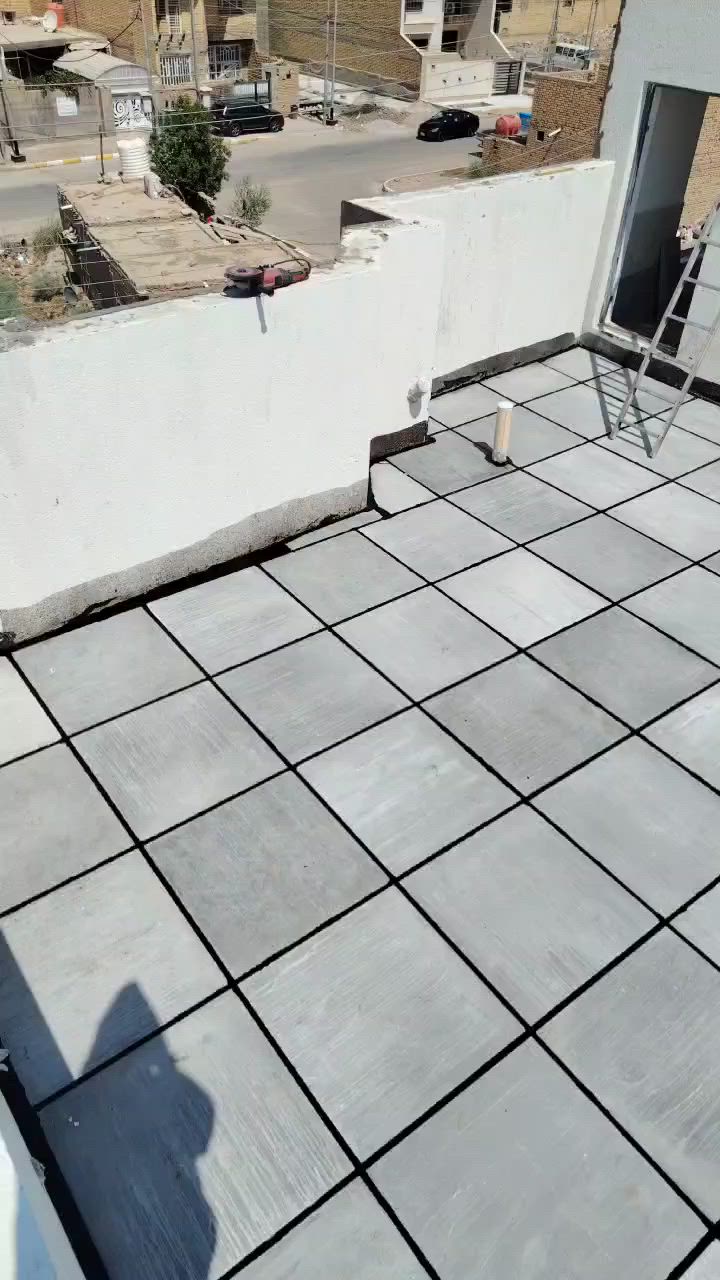 #فلوسك_عندك_لمن_يكمل_سطحك 💸
***********
تم إنجاز السطح حسب المواد المطلوبة:
🛠 زفت + فلانكوت + نايلون + اشتايكر السماوة
✂ كص كوسره
✅ شرط الفحص بالماء + استلام من قبل #مهندس_كرسته
🔧 صيانة الماستك والأسطح القديمة متوفرة

📍 متواجدين: الناصرية – أقضية ونواحي
***********
