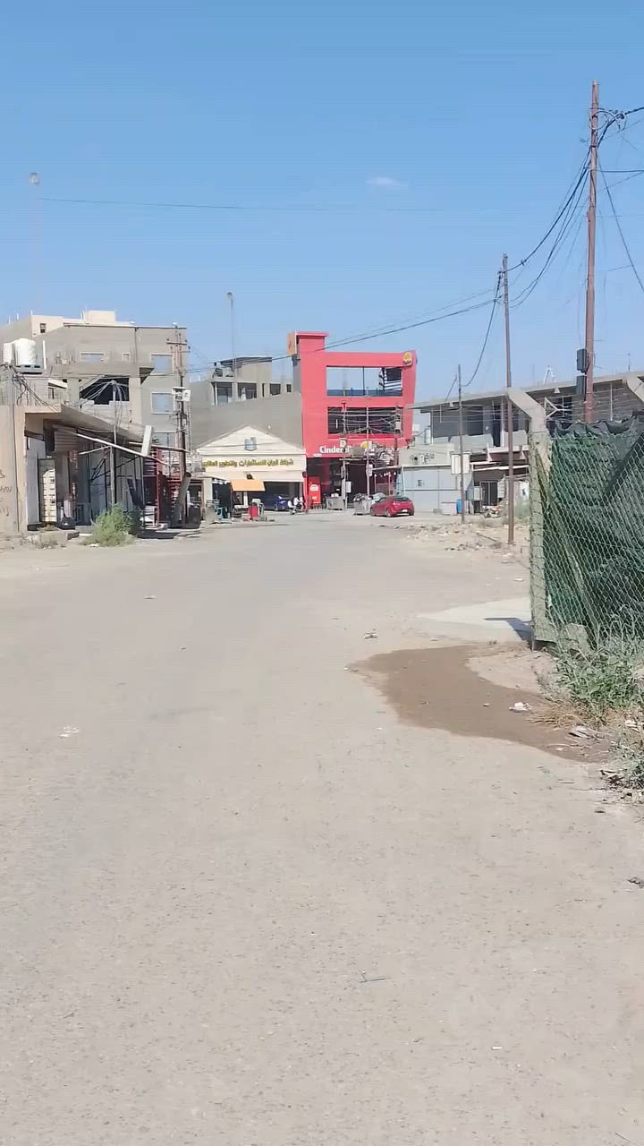 هيكل البيع مجمع النسور خلف ماركت جيهان المساحه 100واجه  5 نزال 20 السعر 80
***********
