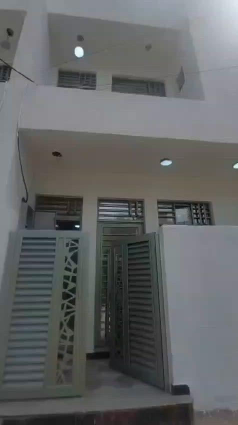 بيت للايجار مساحه ٥٠ م
يحتوي على صاله ومطبخ وغرفتين نوم وصحيات 
اشارع مستشفى الدوره وسط المنطقه 
للاستفسار 
*********** واتساب
