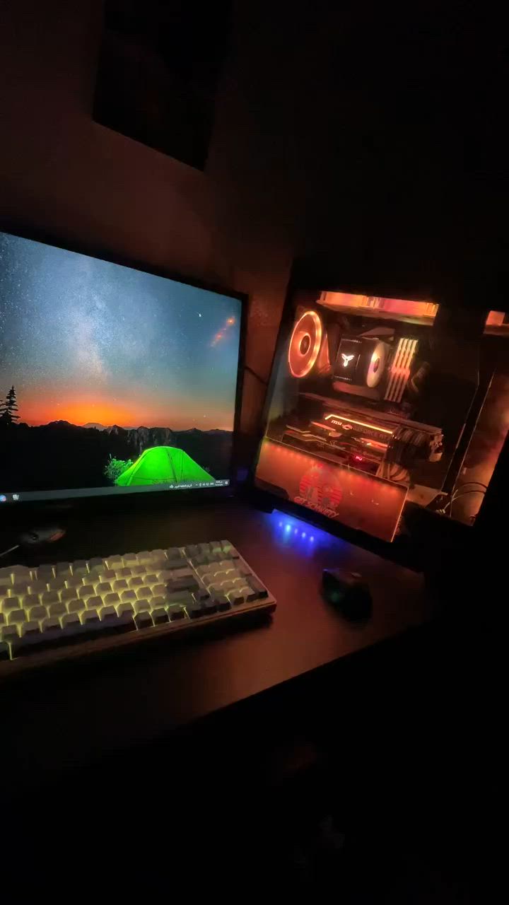 السلام عليكم
كيس للبيع استعمال قليل ونظيف ✨

🔹 المعالج: Intel Core i9 9900K
🔹 كارت الشاشة: RTX 2080 Ti msi
🔹 الرامات: 32GB DDR4 (عدد 4)
🔹 الهاردات:

 • SSD 512 g
  m.2 1000 g سامسونج 

🔹 البورد: AORUS Z390
🔹 البورسبلاي: Corsair HX850
🔹 التبريد: تبريد هوائي
🔹 مراوح RGB
🔹 حرارة الكارت: ما تتعدى 78 درجة تحت الضغط 🌡️
🔹 الموقع: بغداد

الكيس جاهز للألعاب والشغل الثقيل، استخدام خفيف وما بي أي مشاكل.
الاكسسوارات 
ماوس ريد دراكون 
كيبورد AULA F99 واير لس نادر بالعراق 
شاشه LG 144hz 24
ملاحظه كراتين القطع كلها متوفره

💰 السعر: مليون و 250 بيه مجال بسيطة مكاني بغداد التاجي متواجد واتساب فقط 
***********
