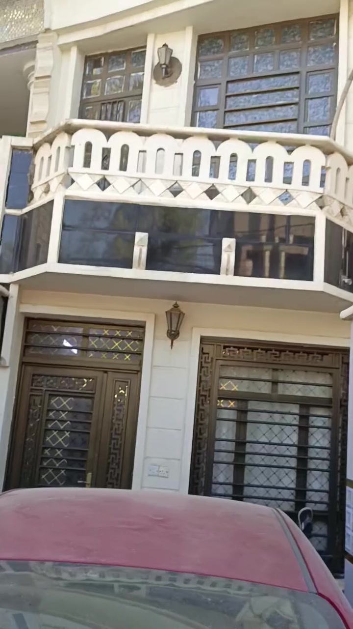 بيت 90 متر موقع ممتاز في حي اور ،🏡🏡
@للبيع بيت  90 متر 🏡🏡
الواجهة 450م نزال 20 م
بناء قبل عشر سنوات يحتوي على كراج صالة هول
مطبخين وخدمات و ترك  خلفي
غرف نوم عدد2 في الطابق الثاني  سطحين كراج  سيارة ،💐💐 سعره 200 بيه مجال للتفاوض حي اور مقابل مستشفى المؤيد ومطعم المندي  
للاستفسار اتصل [ *********** ]

