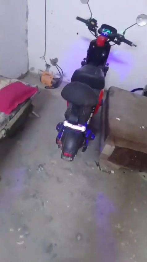 دراجه شحن للبيع 
R9نظيفه فول بطاريه ظمان كشر جديد شاحنه جديده تشغيل بصمه+كارت+سويح نظام بك السعر خاص وتدلل ***********بلدوز كسيرات
