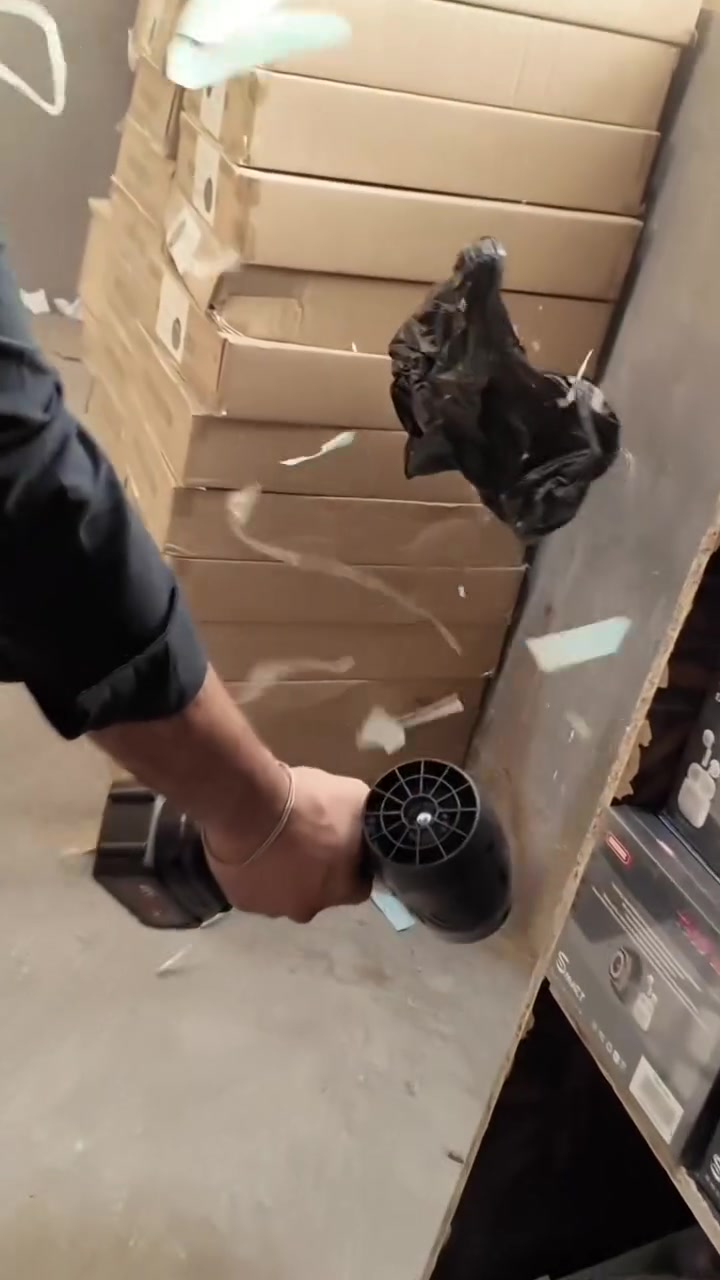 💨 مسدس هواء لاسلكي ببطارية ليثيوم 48VF

✅ بطارية ليثيوم قابلة للشحن 48VF
✅ نفخ قوي وسريع
✅ تصميم لاسلكي وخفيف الوزن
✅ قبضة مريحة وسهلة الاستخدام
✅ مناسب للبيت، السيارة، والعمل
💰 السعر: 20,000 دينار عراقي فقط
📍 متوفر لدى سوق الدار
📞 للاستفسار والطلب: ***********
#سوق_الدار #مسدس_هواء #منفاخ_هواء #بطارية_ليثيوم #تنظيف_السيارة #عدد_كهربائية #العراق
